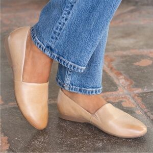 Dansko Larisa pebbles leather tan loafers sz 37